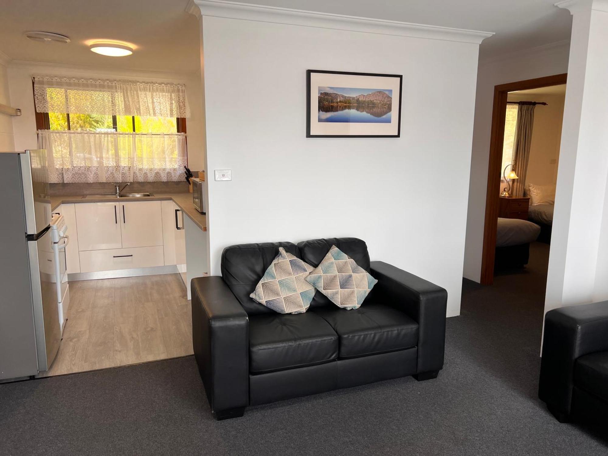 Regatta Point Tavern & Holiday Villas Strahan Eksteriør bilde