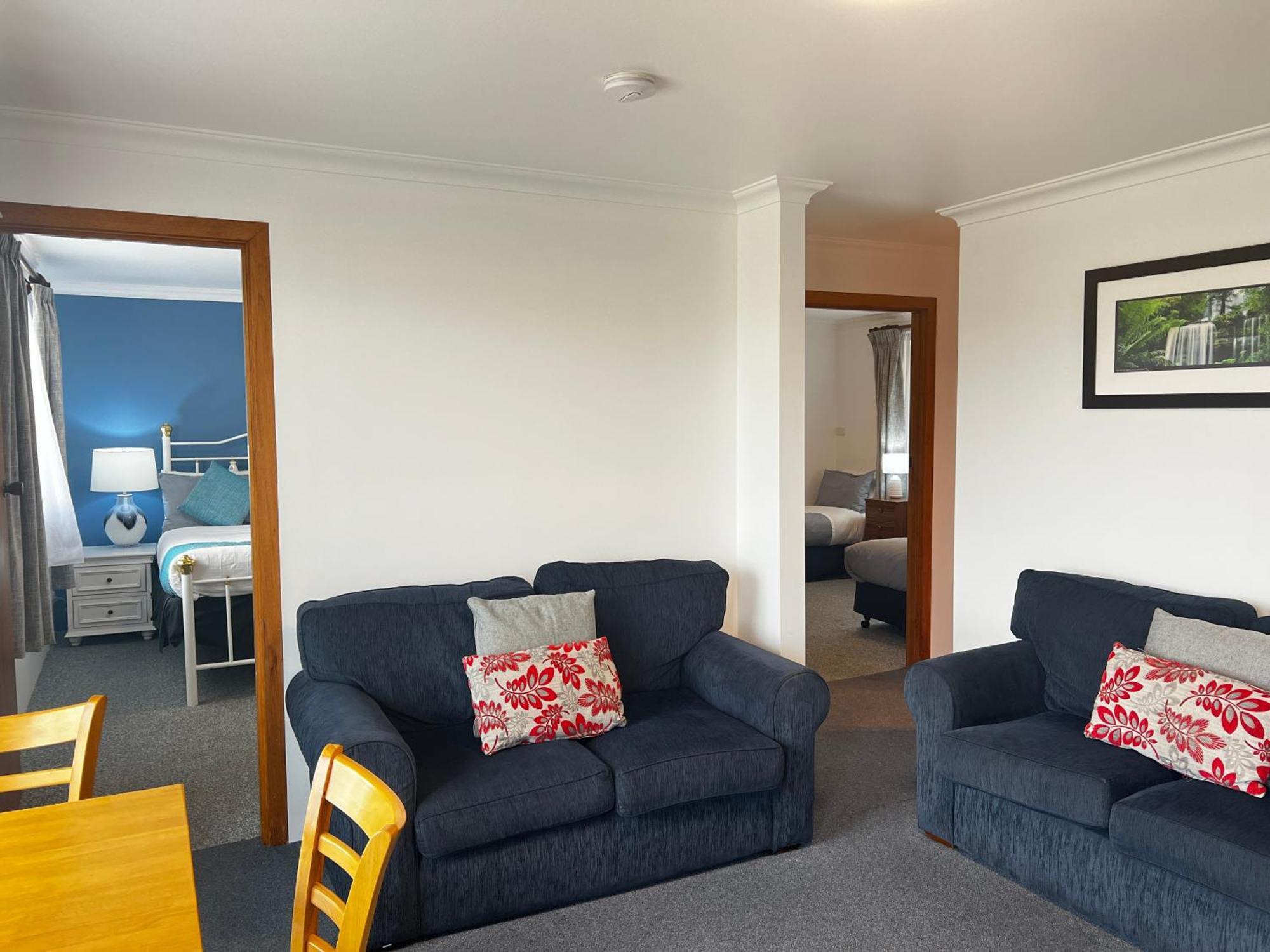 Regatta Point Tavern & Holiday Villas Strahan Eksteriør bilde