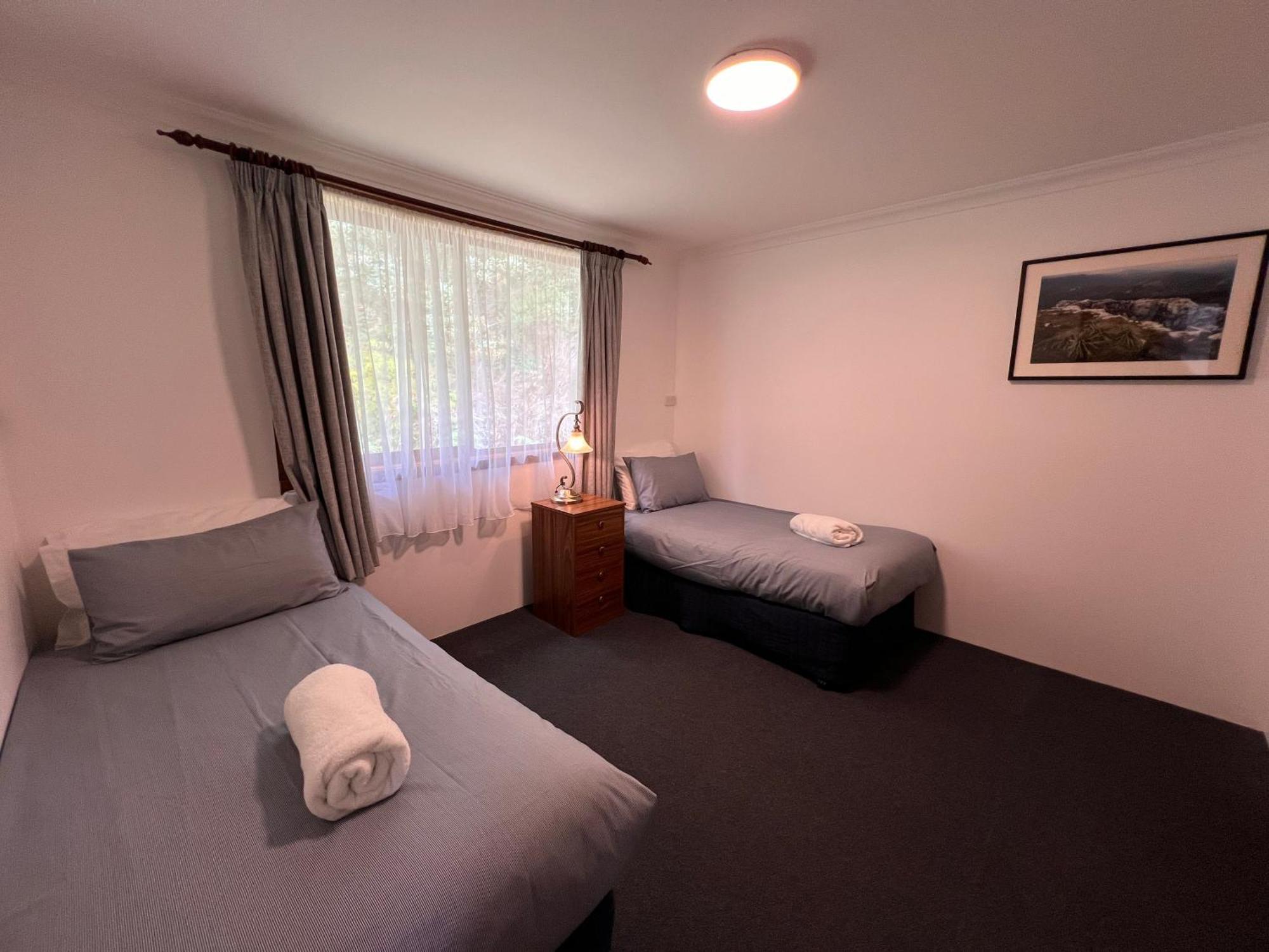 Regatta Point Tavern & Holiday Villas Strahan Eksteriør bilde