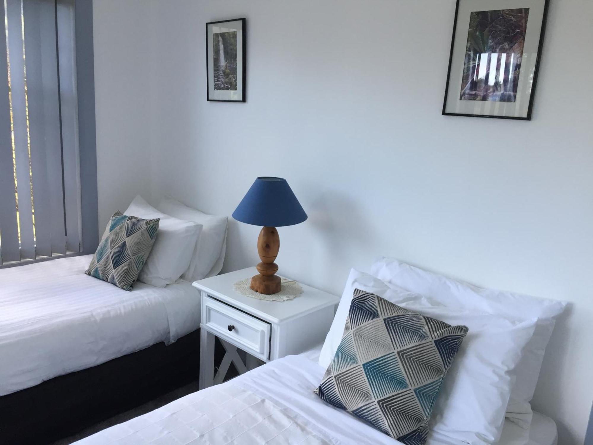 Regatta Point Tavern & Holiday Villas Strahan Eksteriør bilde