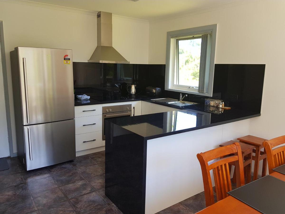 Regatta Point Tavern & Holiday Villas Strahan Rom bilde
